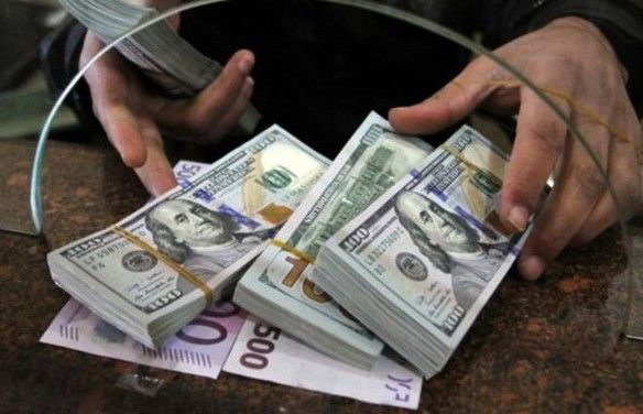 سقوط آزاد قیمت دلار آغاز شد؟ | قیمت دلار ۷ هزار تومان ریخت