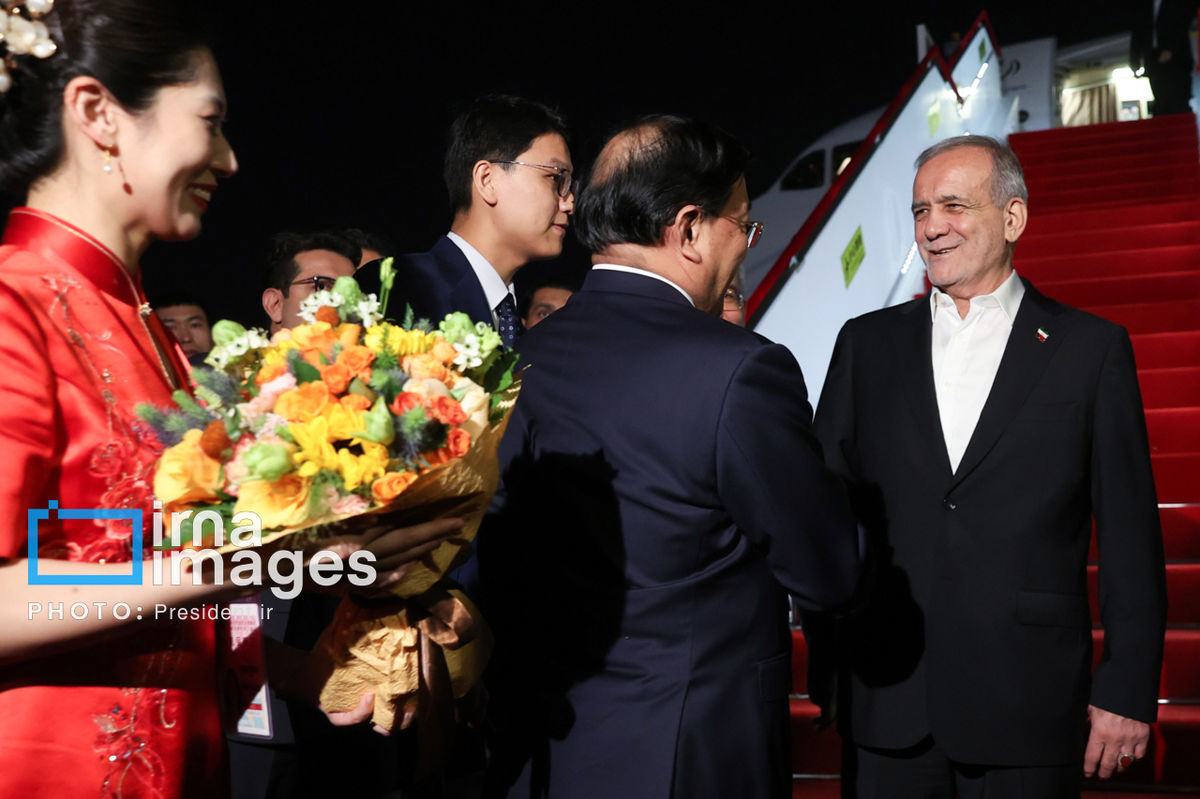 حاشیه‌های نخستین روز از سفر رئیس جمهور به چین