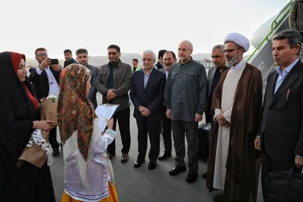 رئیس مجلس امامزاده سید عباس(ع) بجنورد را زیارت کرد/قالیباف در دومین کنگره ملی بزرگداشت ۳ هزار شهید استان خراسان شمالی: از روز پنجم جنگ همه برای آتش‌بس وساطت می‌کردند