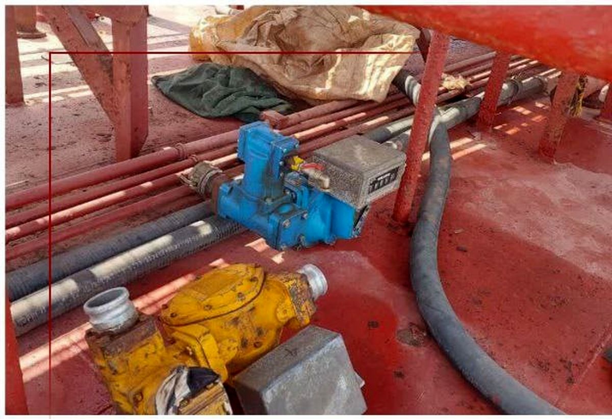 تصاویری از توقیف یک نفتکش خارجی در دریای عمان/ حمل ۲ میلیون لیتر سوخت قاچاق 