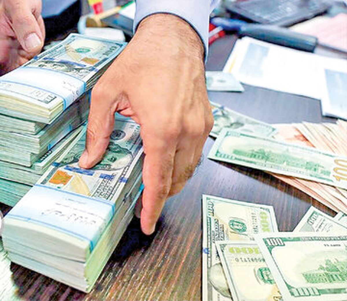 قیمت دلار امروز ۲۸ آبان | سیگنال سیاسی به دلار رسید؟