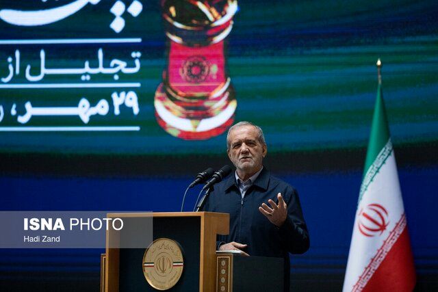 پزشکیان: تحریم‌های داخلی که مزاحم فعالان اقتصادی است، اصلاح و رفع می‌کنیم