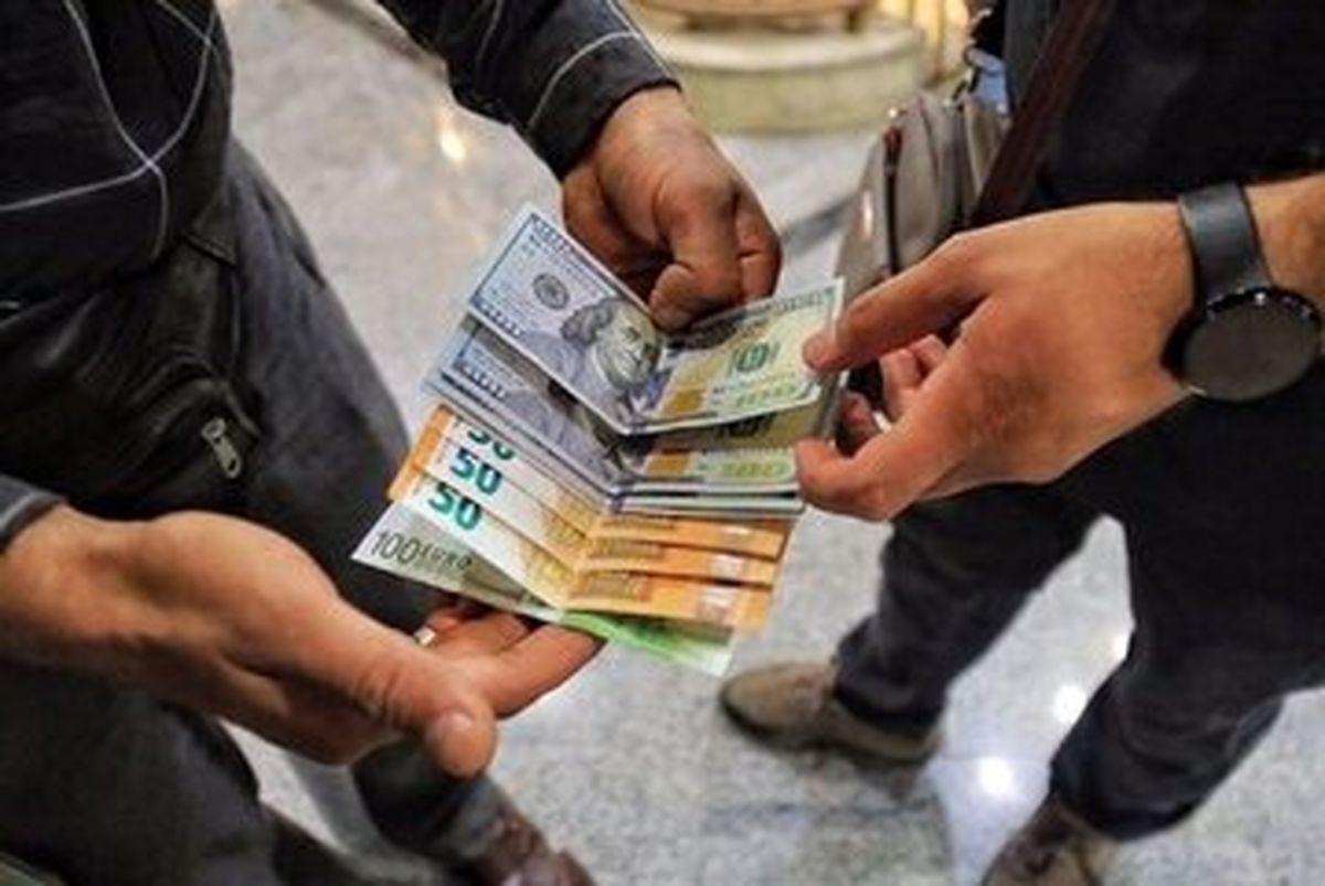 واکنش قیمت دلار به فعال شدن مکانیسم ماشه