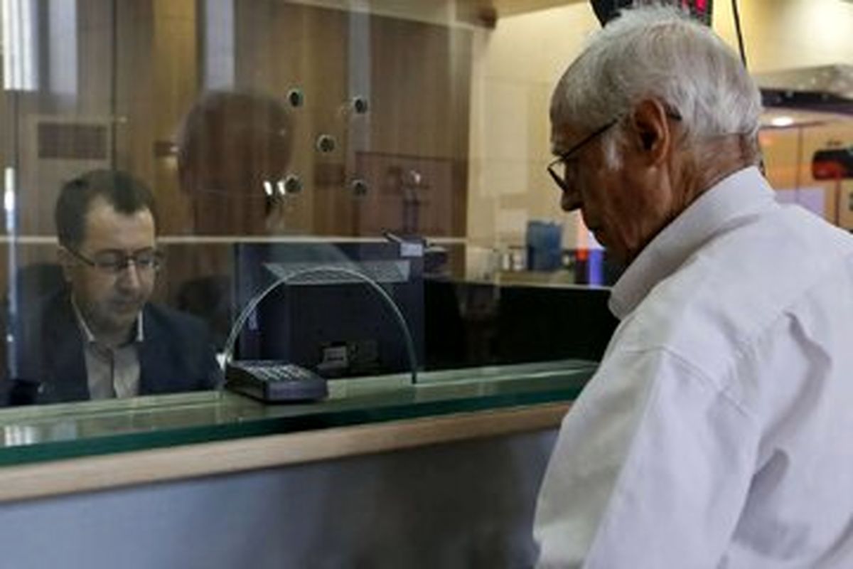 خبر رسمی از زمان واریز عیدی بازنشستگان | مبلغ عیدی معلمان بازنشسته