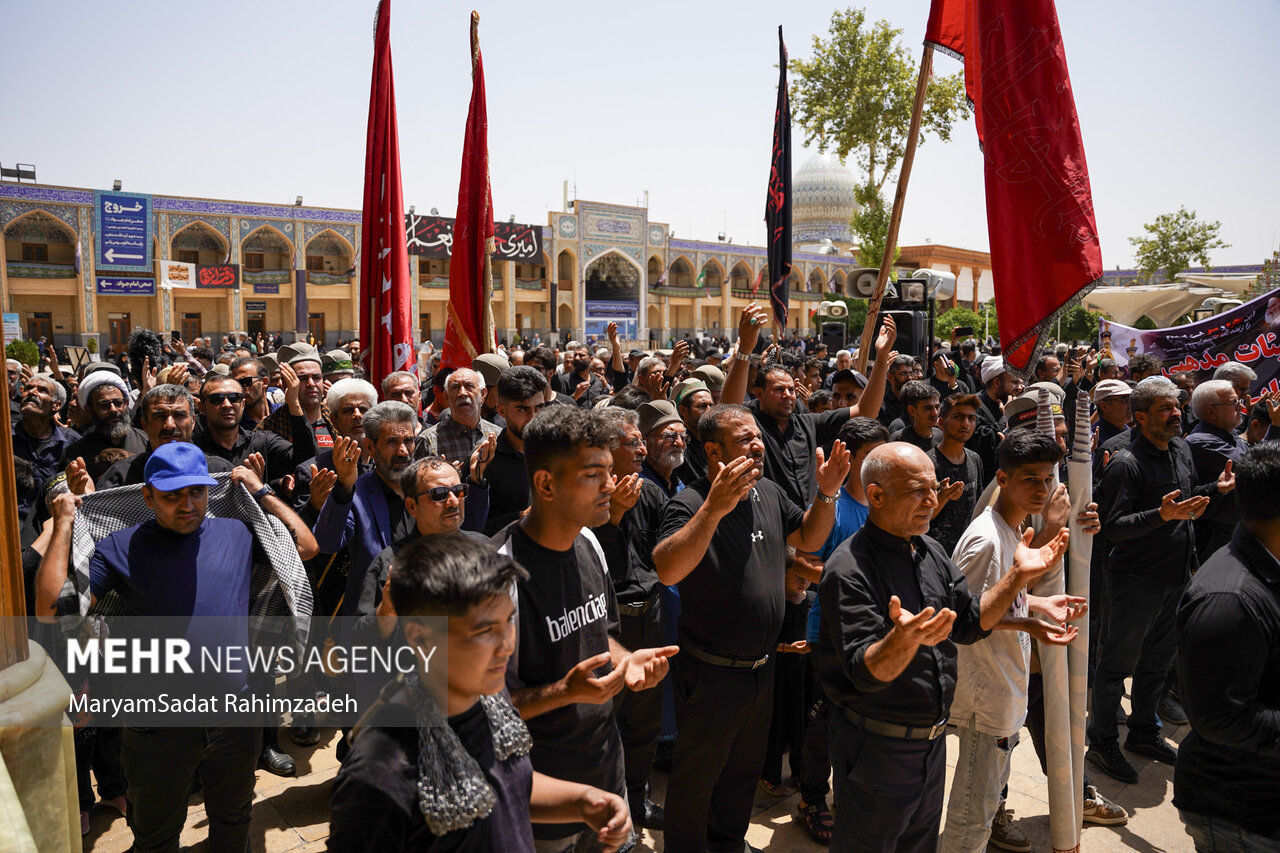 تصاویر: عزاداری تاسوعای حسینی در حرم شاهچراغ(ع)