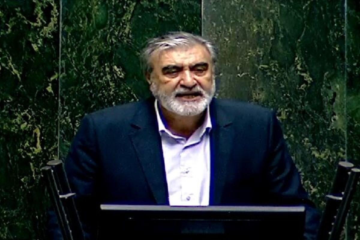 واکنش رئیس کمیسیون امنیت ملی به عقب‌نشینی ترامپ