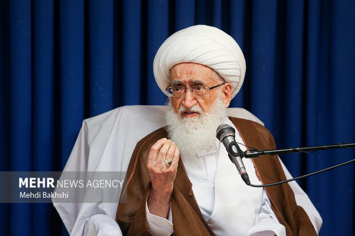 آیت الله حسین نوری همدانی: درب مساجد نباید بسته باشد