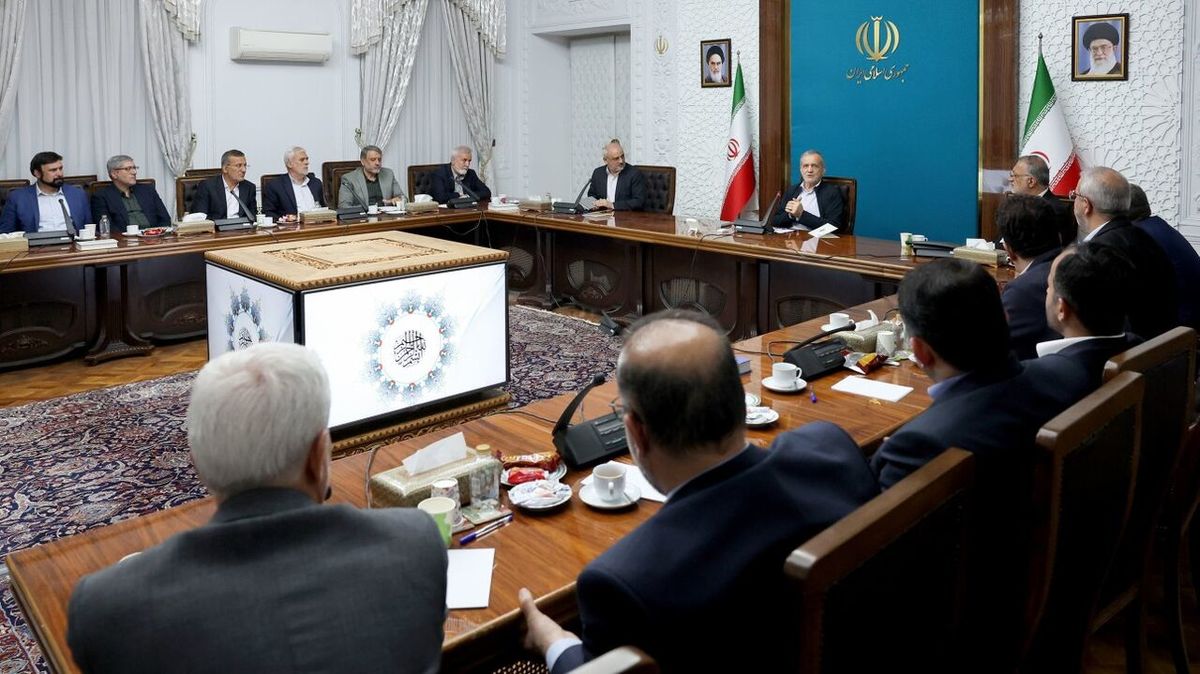 پزشکیان: شهرداری ها در زمینه رفع ناترازی، مسکن و معیشت مردم به دولت کمک کنند/ بدمصرف ها باید جریمه شوند