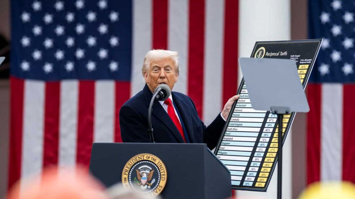 لوموند: افول قدرت آمریکا از سال‌ها پیش آغاز شده‌است