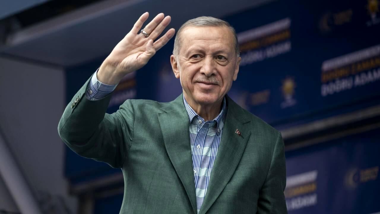 اردوغان: وقت آن است که پای صندوق های رای را محکم بگیریم