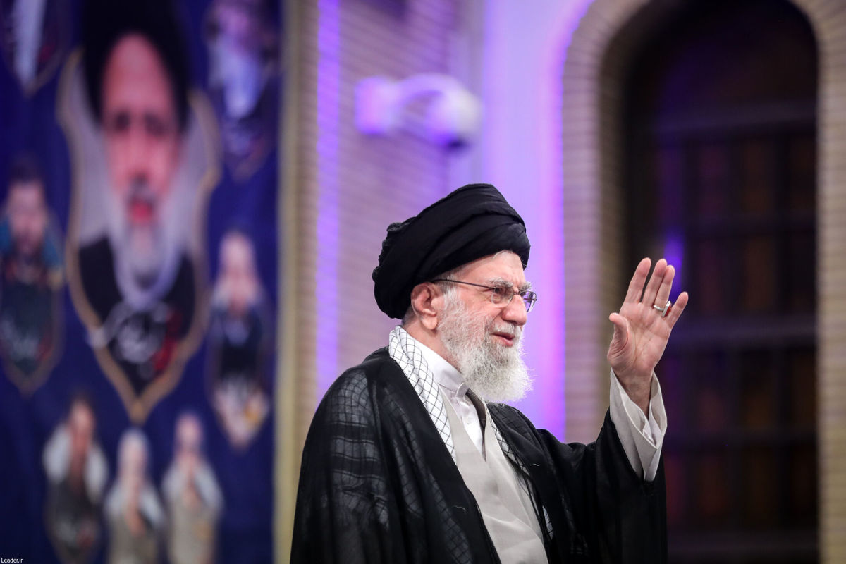 حرف اصلی بیانات صبح امروز رهبر انقلاب در مراسم بزرگداشت شهید رئیسی و شهدای پرواز اردیبهشت