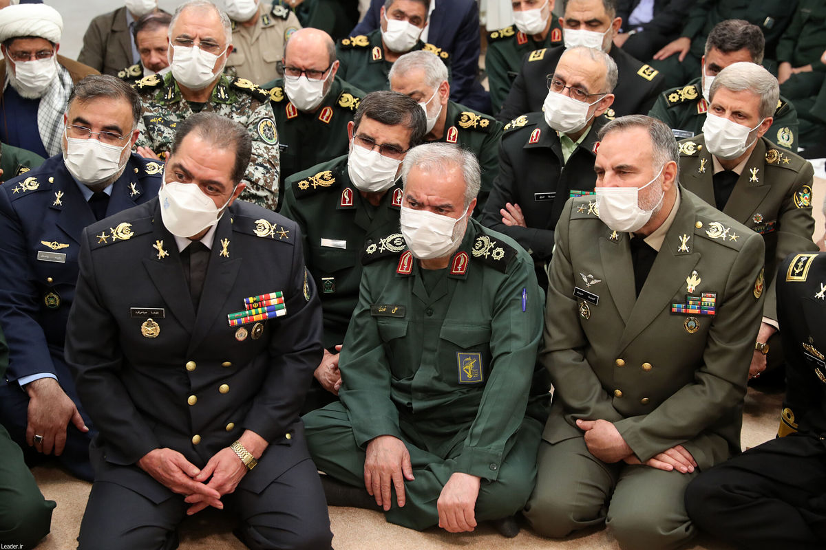تصاویری از حضور فرماندهان نیروهای مسلح در برنامه عهد سربازی 