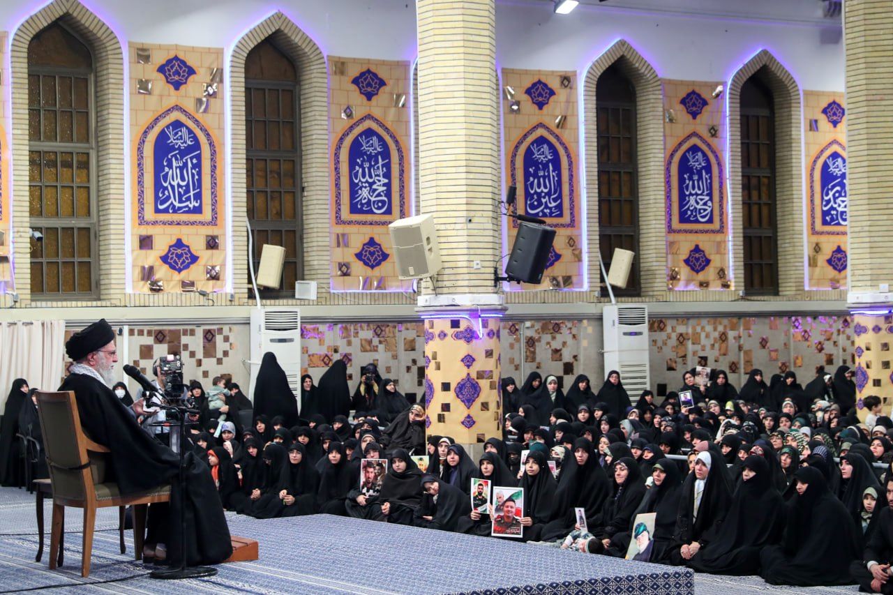  رهبر انقلاب: هدف جنگ نرم هستیم