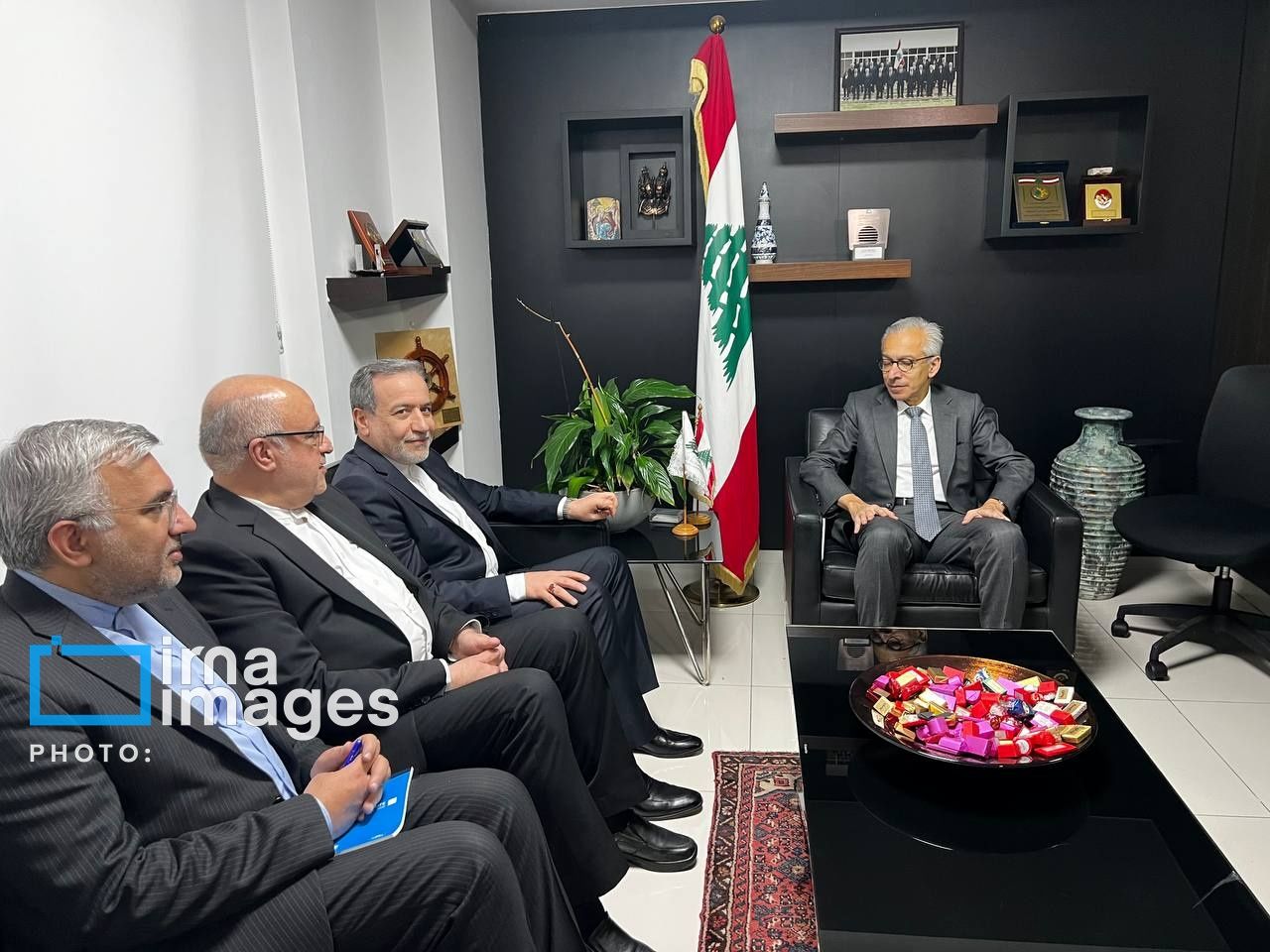 دیدار وزیر خارجه با وزیر اقتصاد لبنان