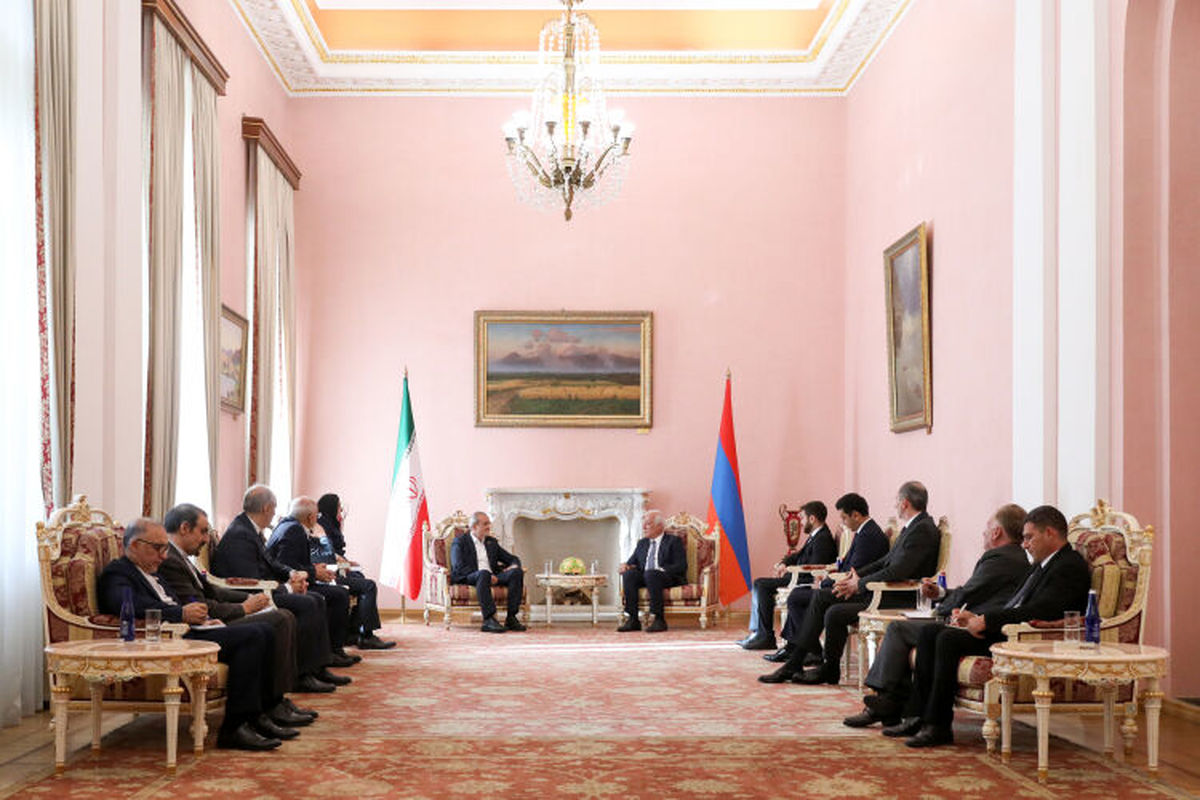 پزشکیان: سیاست قطعی ایران نسبت به ارمنستان تعمیق روابط دوستانه و گسترش همکاری‌ها است