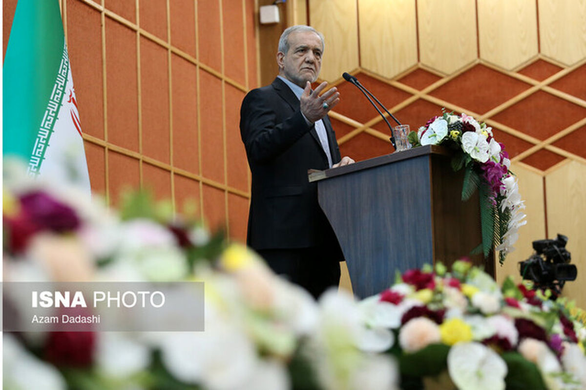 پزشکیان: انتقال آب دریا به صنایع اصفهان فشار بر منابع محلی را کم می‌کند