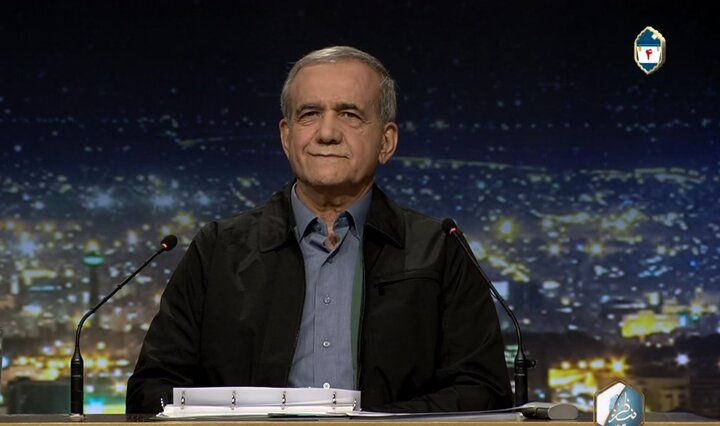 ماجرای تماس آذری جهرمی وسط مناظره با پزشکیان