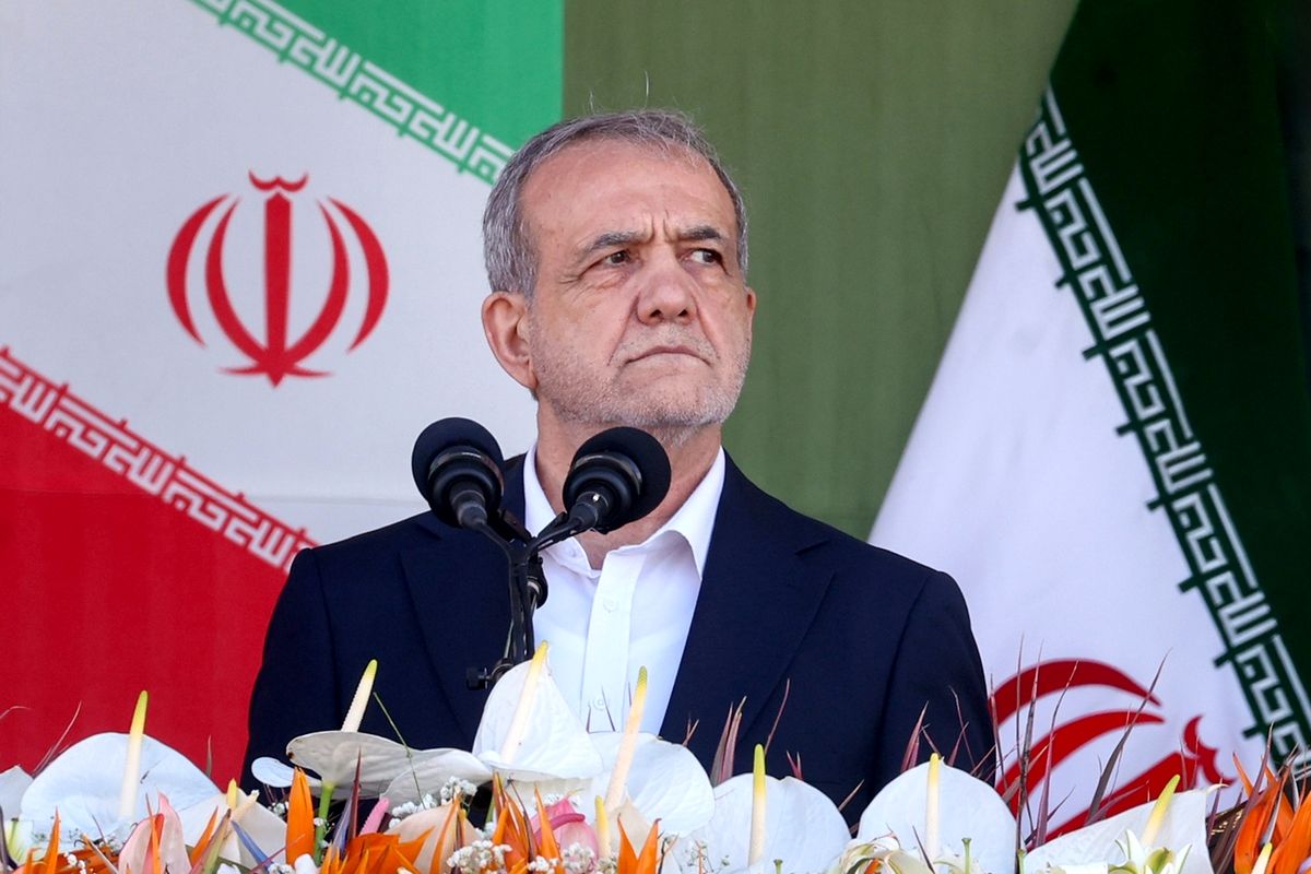 پزشکیان: آمریکا و اسرائیل که بی‌شرمانه قتل‌عام می‌کنند، چگونه از حقوق بشر سخن می‌گویند؟ / ملتی که مصمم و یکپارچه باشد، به این سادگی سر خم نخواهد کرد