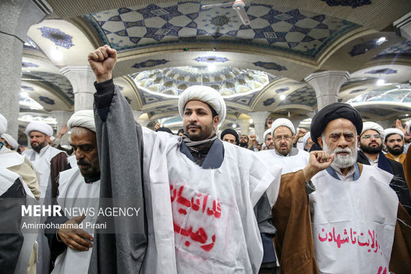 تصاویر: اجتماع حوزویان قم در محکومیت اهانت به قرآن و ولایت