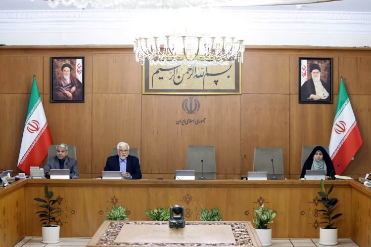 گزارش وزیر بهداشت از کاهش چشمگیر مهاجرت کادر درمان