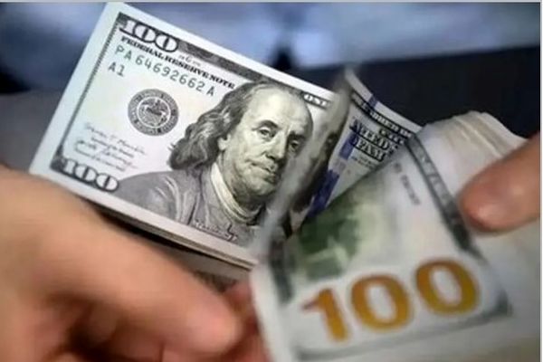 قیمت دلار امروز ۲۴ آذر منفجر شد| دلار در آستانه ورود به کانال ۱۳۰ هزار