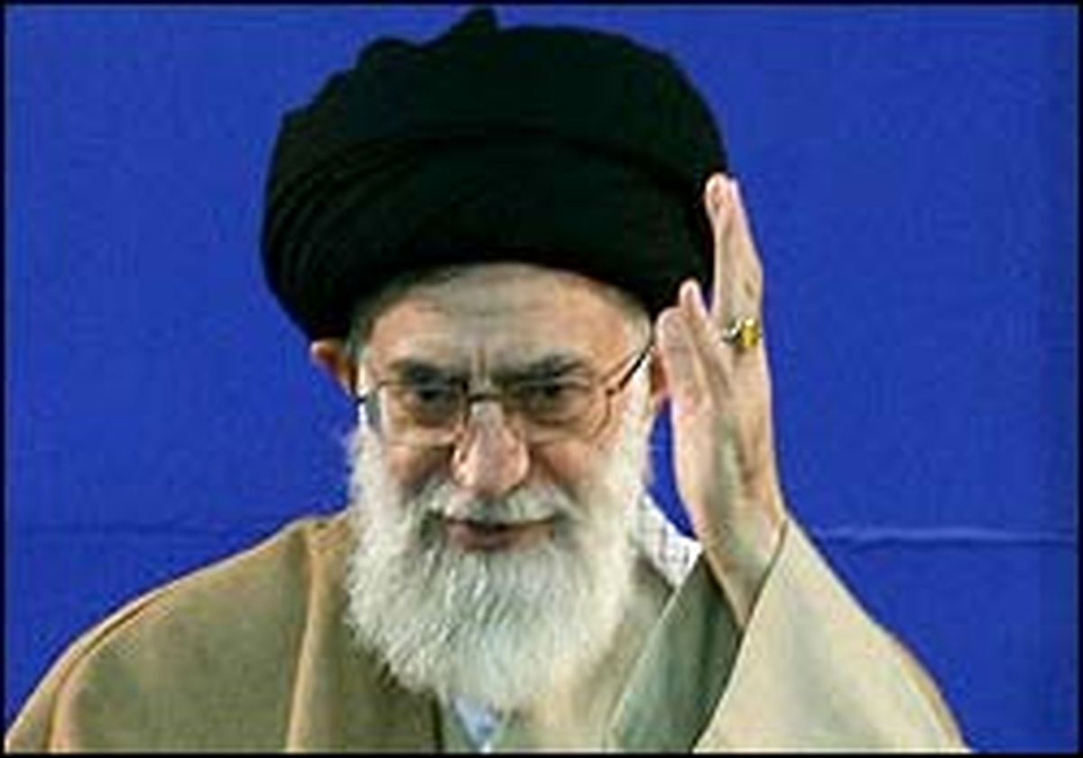 هیچ فرد و طبقه ای جز ملت، مالک انقلاب نیست