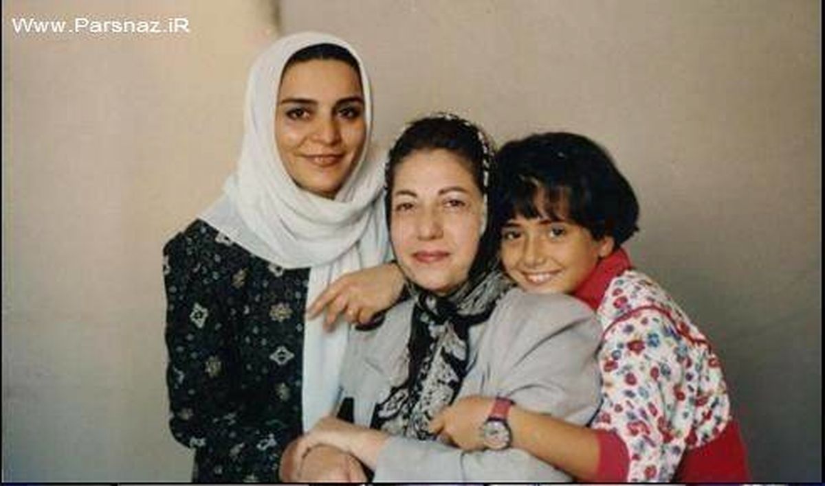 عکس/ کودکی بازیگر معروف در کنار مادرش