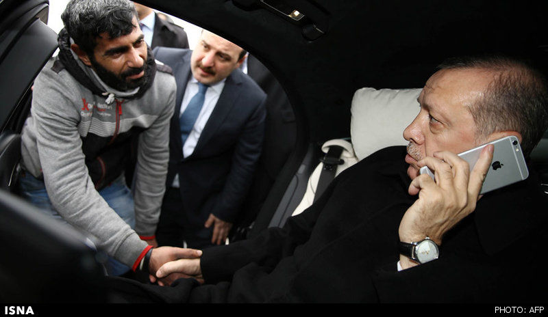 وقتی اردوغان "منجی" می‌شود!+عکس
