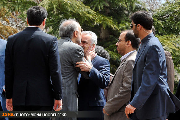 عکس/ بوسه صالحی بر پیشانی رحیمی