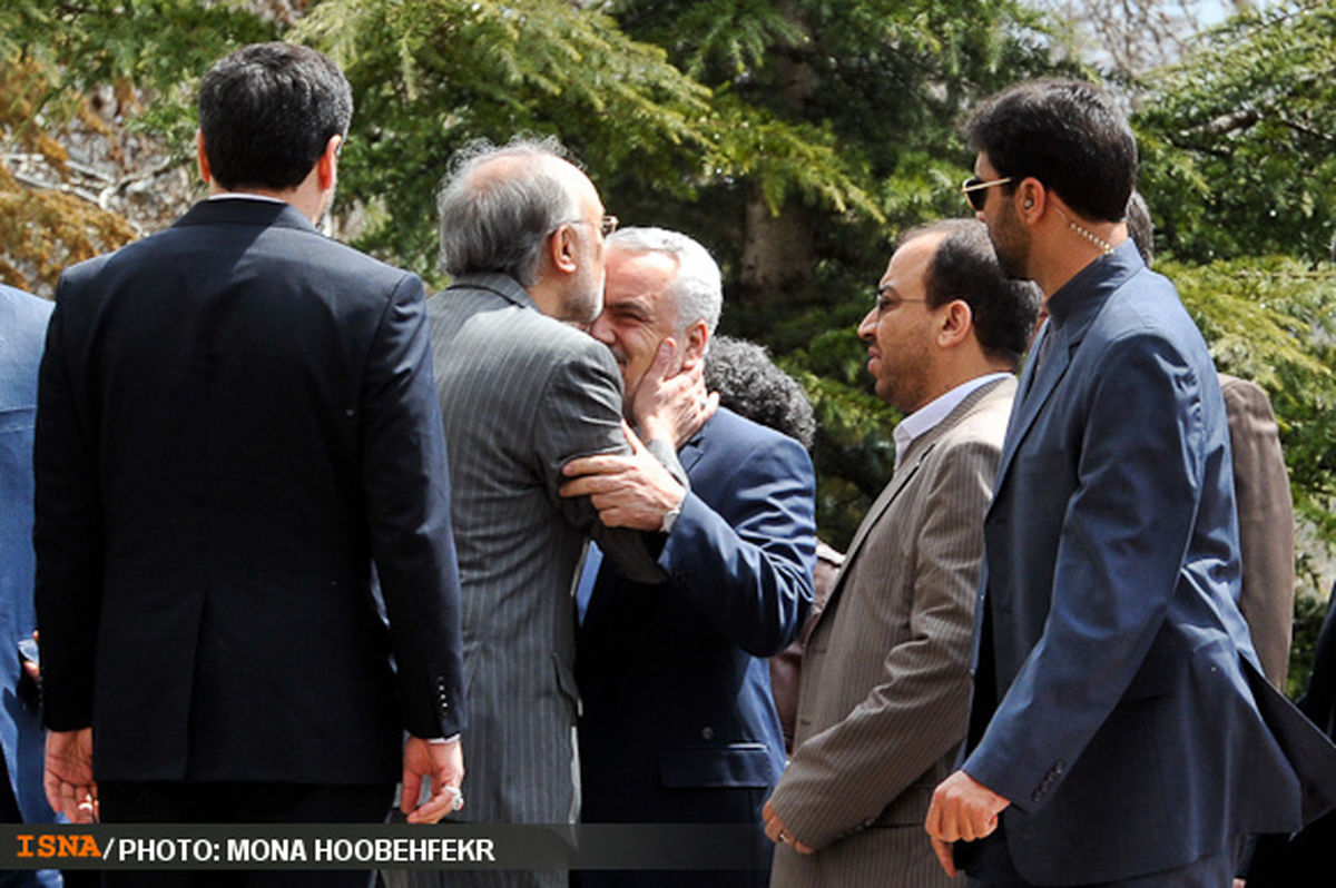 عکس/ بوسه صالحی بر پیشانی رحیمی