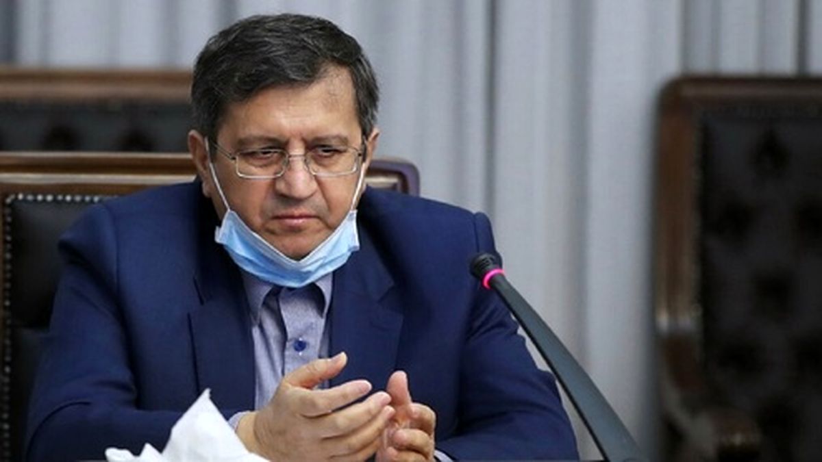 نارضایتی همتی از بانکها در اجرای قانون چک