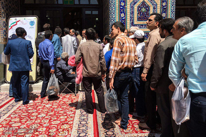 تصاویر: انتخابات ریاست‌جمهوری در حرم امام رضا(ع)
