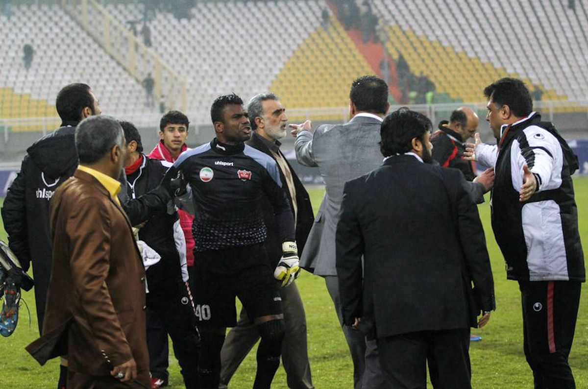 آیا نمی‌خواهند قرمزها را در صدر ببینند؟/ نصیرزاده: گل پرسپولیس صحیح بود