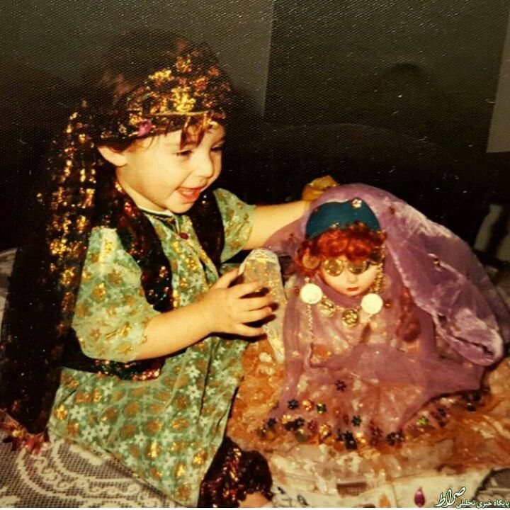 عکس: عروسک بازی بازیگر زن!