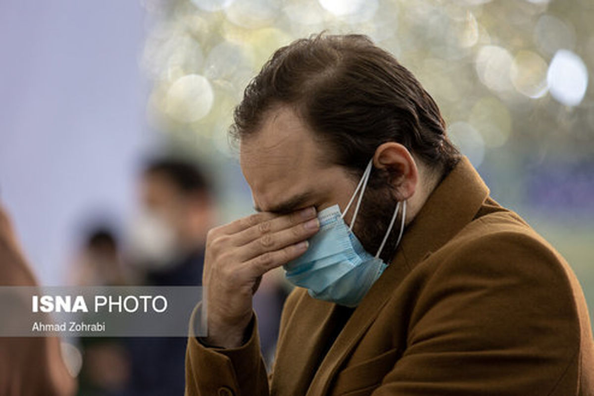 عکس: فرزندان شهید فخری زاده در مراسم چهلمین روز شهادت پدر