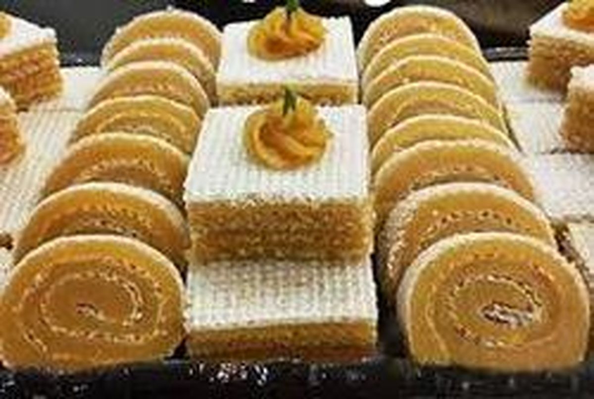 نحوی درست کردن حلوا زعفرونی در نان میکادو