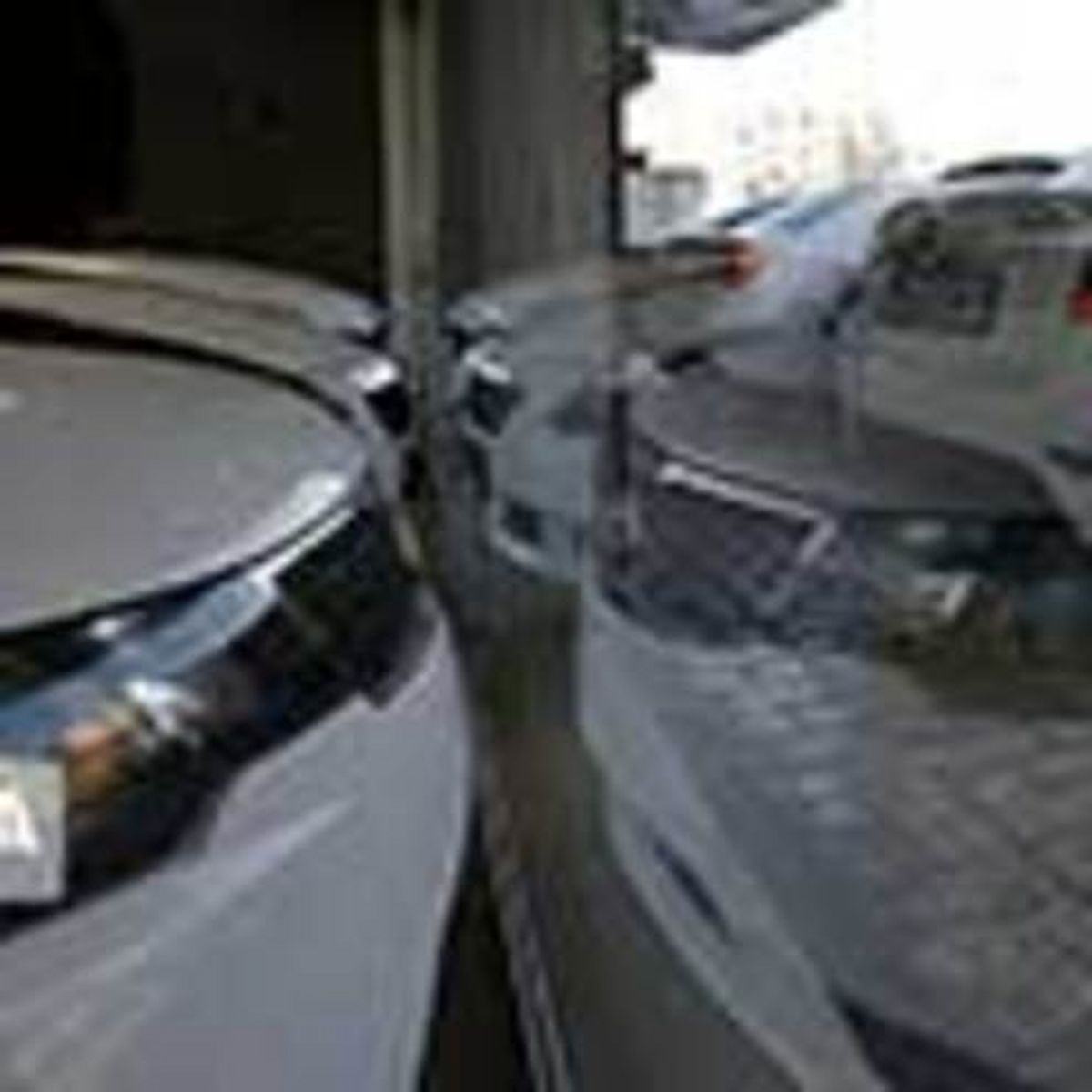 تداوم روند نزول قیمت‌ها در بازار خودرو