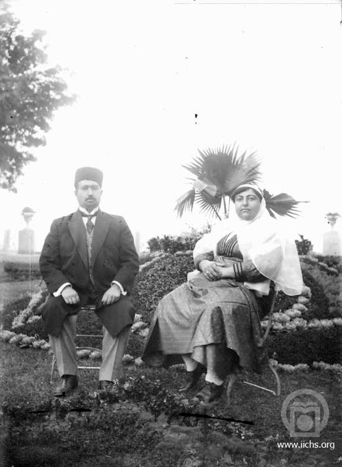 محمدعلي شاه قاجار و همسرش/عکس