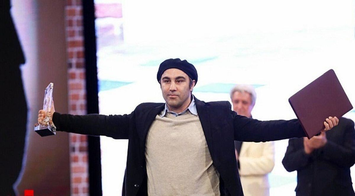 ژست محسن تنابنده بعد دریافت اولین سیمرغ +عکس