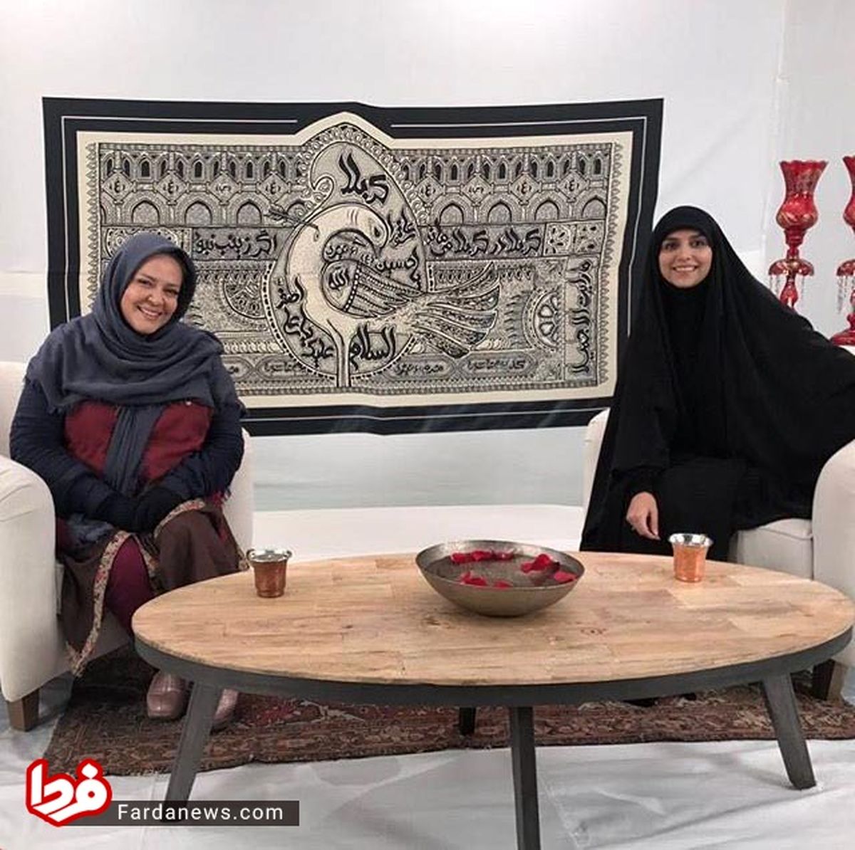 عکس: تیپ بهاره رهنما در کنار مجری محجبه