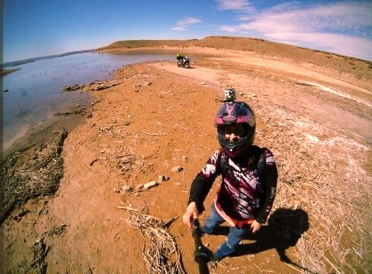 سفر دور دنیای یک زن با موتورسیکلت! +عکس