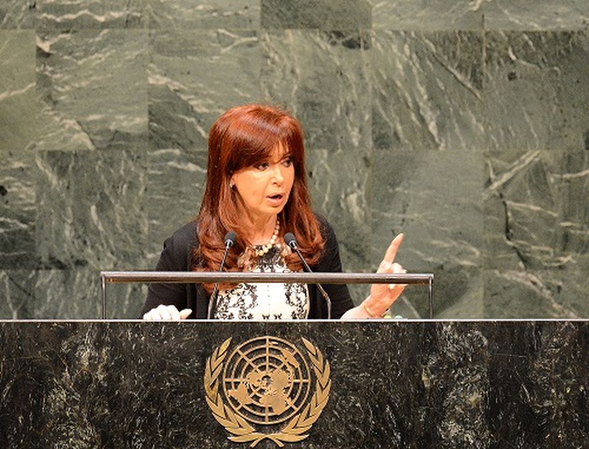 زن سیاست‌مداری که بیش از حکام عرب تحلیل دارد/ تبرئه ایران از اتهامات «آمیا» + تصاویر