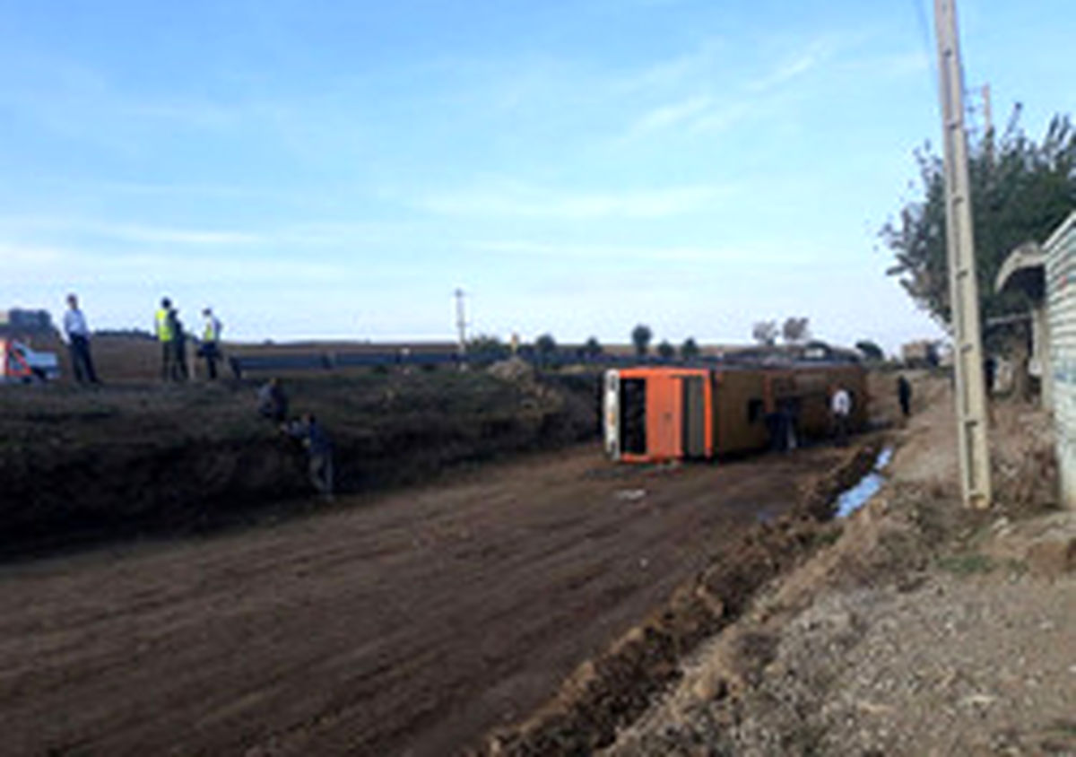 جزئیات واژگونی اتوبوس در گالیکش +تصاویر