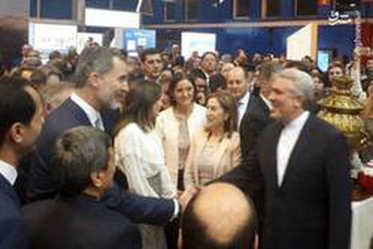عکس: بازدید پادشاه اسپانیا از غرفه گردشگری ایران