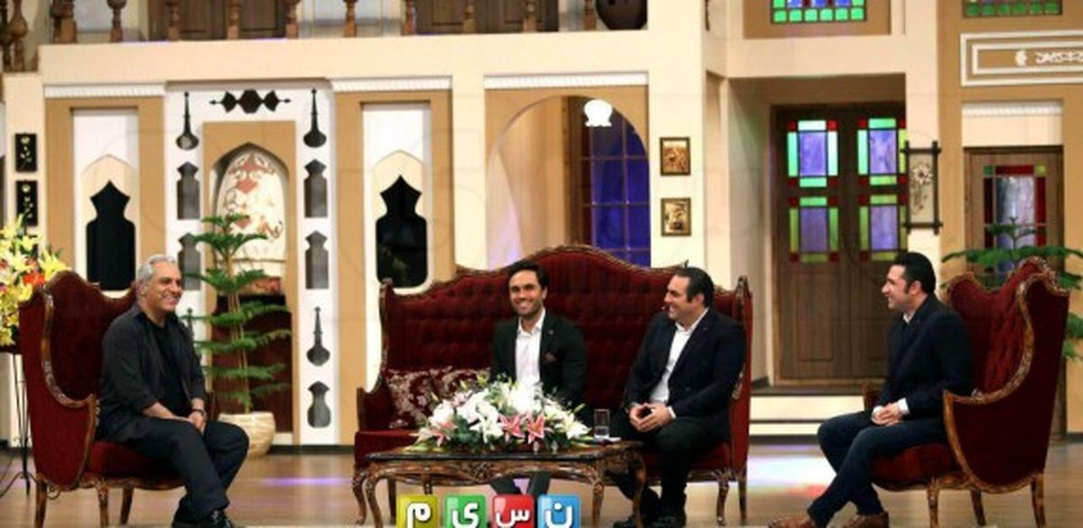 فضای عاشقانه «دورهمی» با حضور یک گروه موسیقی +عکس