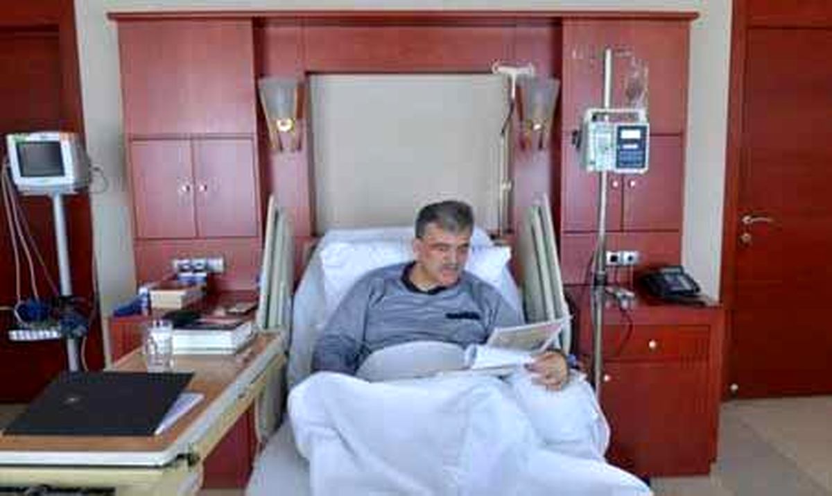 عکس/ عبدالله گل در بیمارستان