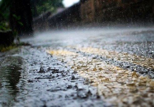 بارش باران در جاده های ۵ استان