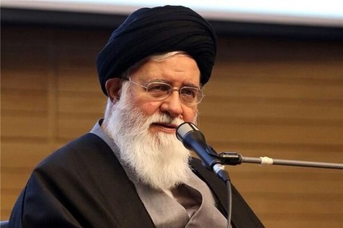 آیتالله علمالهدی: نظام جمهوری اسلامی عاملی برای توسعه انقلاب است