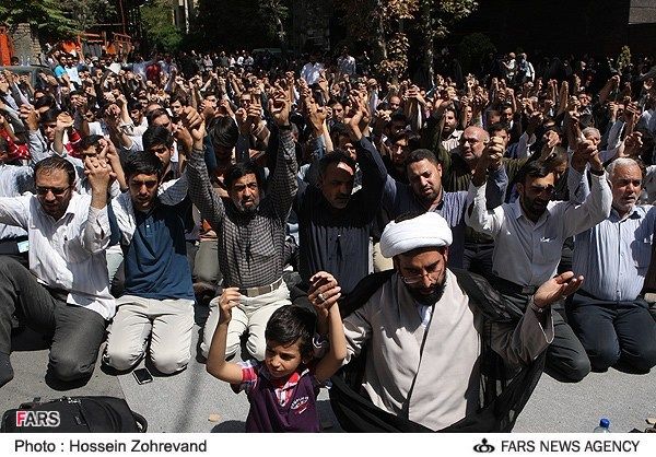 عکس/اتحادمسلمین مقابل سفارت سوئیس