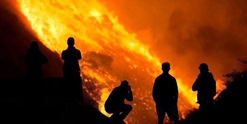 آتش‌سوزی کالیفرنیا از کنترل خارج شد +فیلم